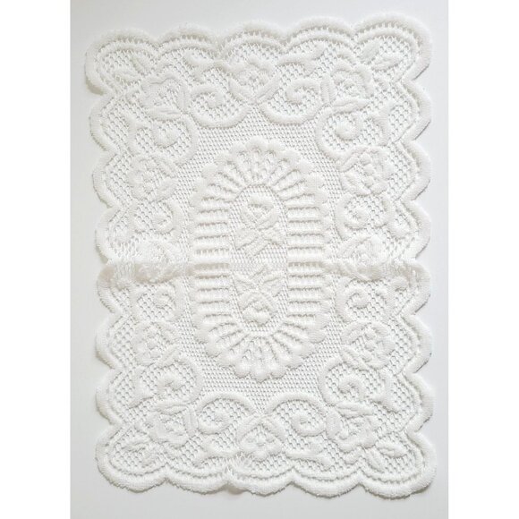 Vintage Tapestry Crochet Lace White Table Centerpiece Doily - Picture 1 of 7